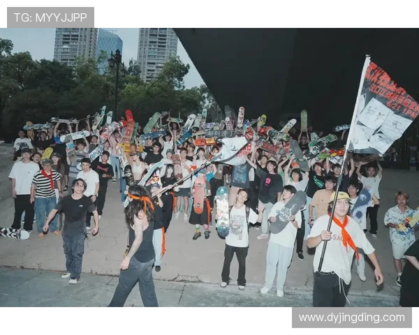 武汉滑板队在攀岩联赛中以66分稳居积分榜首位