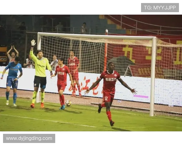 中甲激战深圳队迎战梅州客家争夺宝贵积分的关键对决