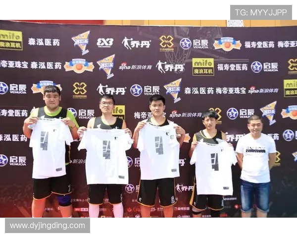 恒大与国安球迷激情对决球场内外的热血与情怀交织