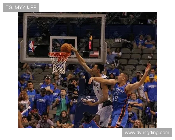 雷霆与小牛首场对决精彩回顾球星表现与战术分析全解析 雷霆与小牛首场对决精彩回顾球星表现与战术分析全解析