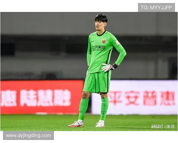 颜骏凌与曾诚对决解析谁将成为中国足球守门员的未来之星